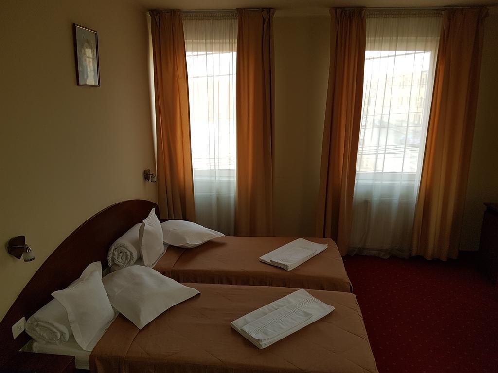 Hotel Iris Arad Ngoại thất bức ảnh