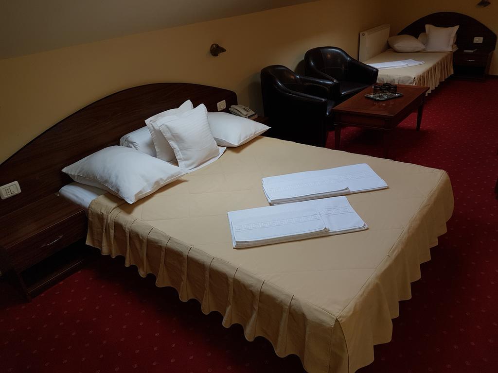 Hotel Iris Arad Ngoại thất bức ảnh
